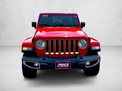 Used 2019 Jeep Wrangler Unlimited Sahara AWD/4WD image 2