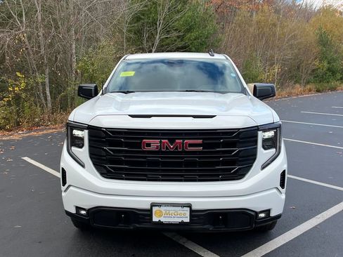 Used 2025 GMC Sierra 1500 Elevation image 8