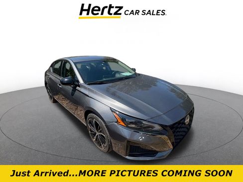 Used 2025 Nissan Altima 2.5 SR image 1