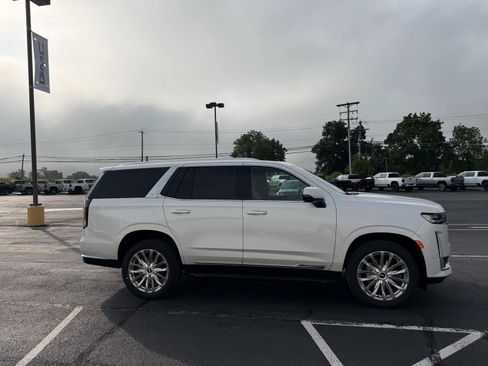Used 2021 Cadillac Escalade Premium Luxury w/ Performance Package AWD/4WD image 7