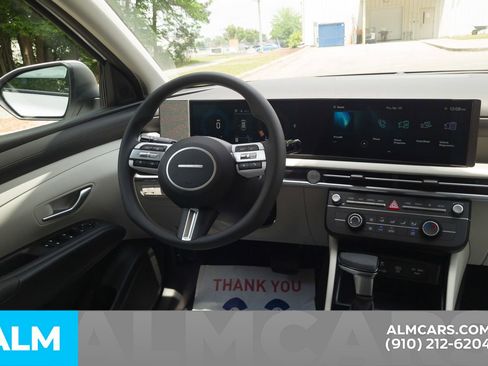 Used 2025 Hyundai Tucson SE FWD image 20