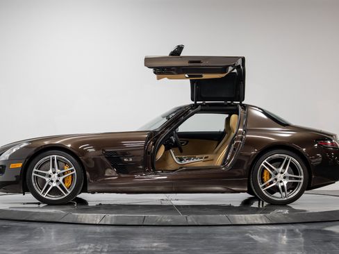 Used 2014 Mercedes-Benz SLS AMG GT Coupe image 30