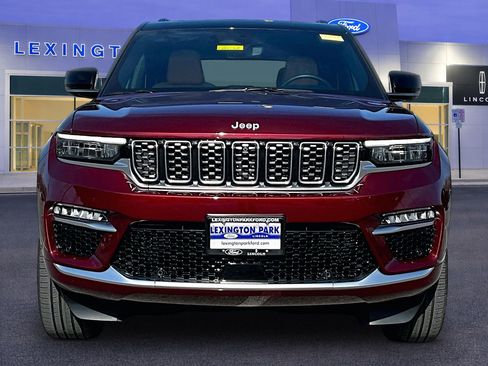 Used 2025 Jeep Grand Cherokee Summit w/ MOPAR Finishing Package image 2