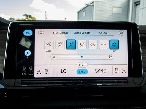 New 2026 Volkswagen Atlas SEL image 6