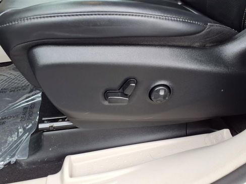 Certified 2023 Chrysler Pacifica Touring-L FWD image 23