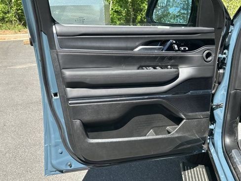 New 2026 Jeep Grand Wagoneer Summit image 10