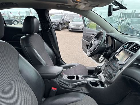 Used 2015 Chevrolet Malibu LT image 24