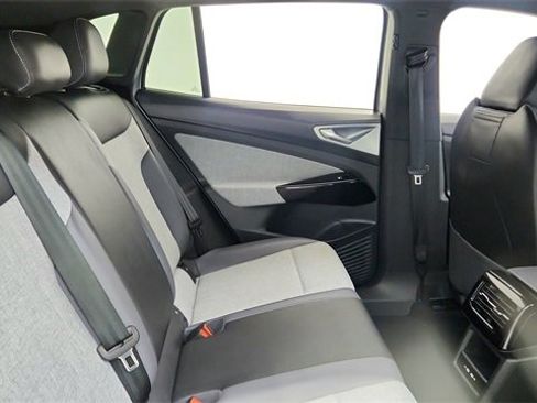 Used 2023 Volkswagen ID.4 Pro image 23