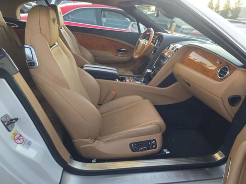 Used 2016 Bentley Continental GT image 11