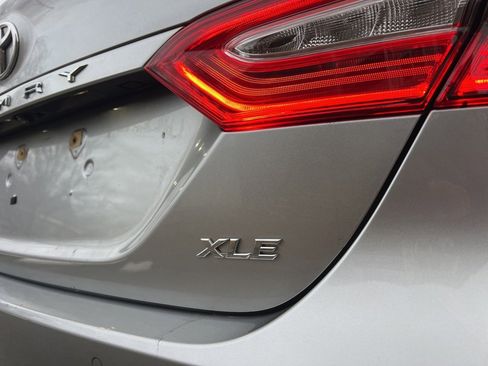 Used 2018 Toyota Camry XLE image 9