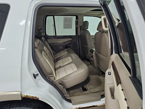 Used 2002 Ford Explorer Eddie Bauer image 6