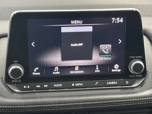 Used 2024 Nissan Rogue S FWD image 24