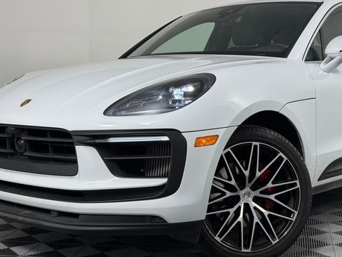 Certified 2023 Porsche Macan S image 11