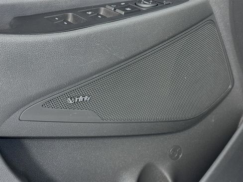 Used 2019 Hyundai Tucson Sport image 18