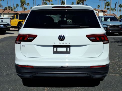 Certified 2022 Volkswagen Tiguan SE image 6