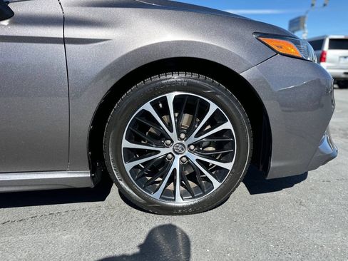 Used 2019 Toyota Camry SE FWD image 7