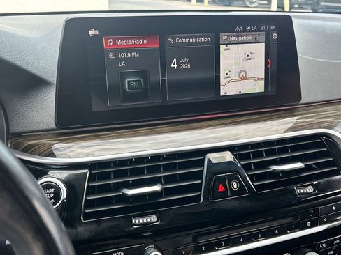Used 2019 BMW 530i xDrive AWD/4WD image 23