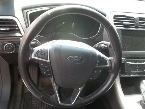 Used 2015 Ford Fusion SE w/ Equipment Group 202A image 6