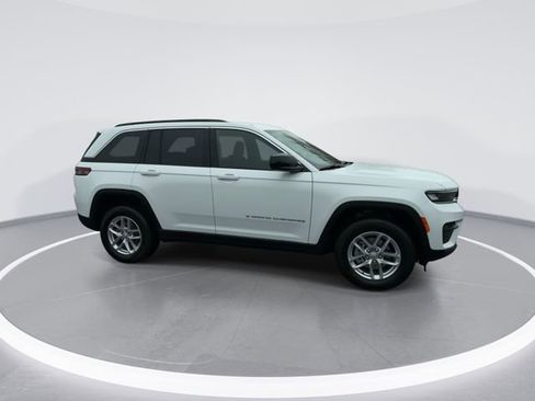 New 2026 Jeep Grand Cherokee Laredo AWD/4WD image 9
