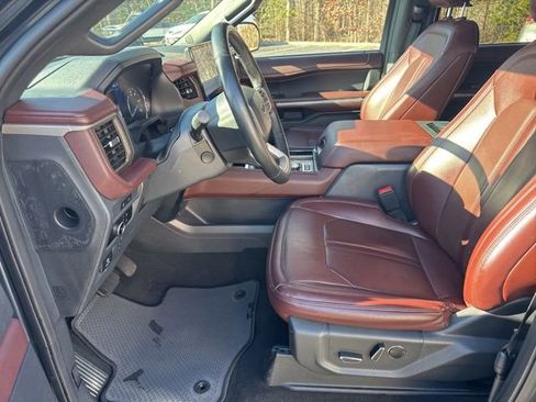 Used 2024 Ford Expedition Max Limited image 11