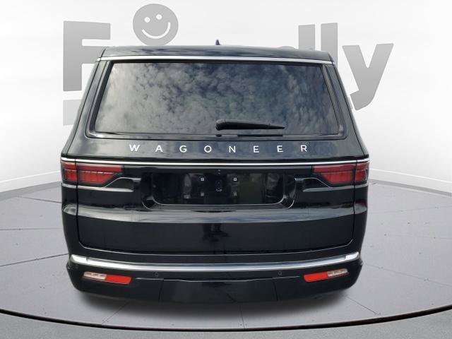 Used 2025 Jeep Wagoneer 4WD image 4