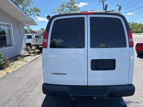 Used 2015 Chevrolet Express 2500 RWD image 4