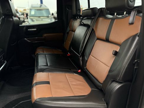 Used 2021 Chevrolet Silverado 1500 High Country w/ Technology Package image 12