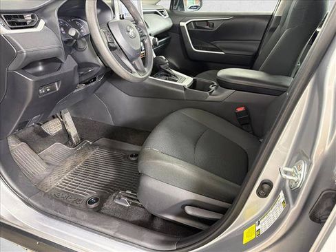 Used 2024 Toyota RAV4 LE FWD image 9