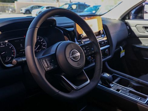 New 2025 Nissan Pathfinder SV image 14