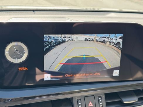 Used 2023 Lexus ES 300h w/ Accessory Package (Z2) image 27