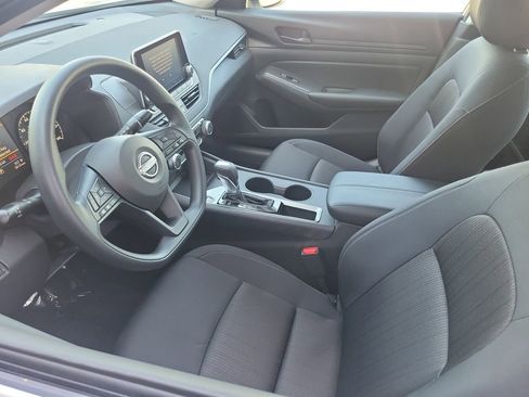Used 2025 Nissan Altima 2.5 S FWD image 3