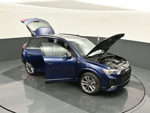 New 2025 Audi Q3 2.0T Premium image 42