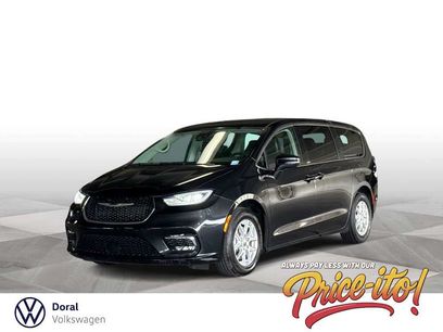 Used 2023 Chrysler Pacifica Touring-L