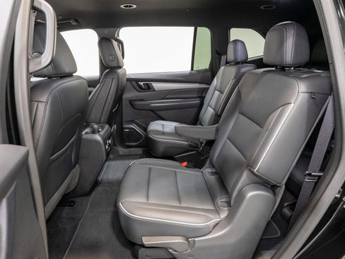 Used 2025 Buick Enclave Preferred image 32