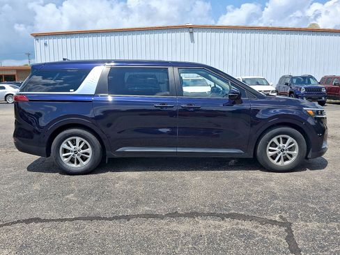 Used 2024 Kia Carnival LX FWD image 26