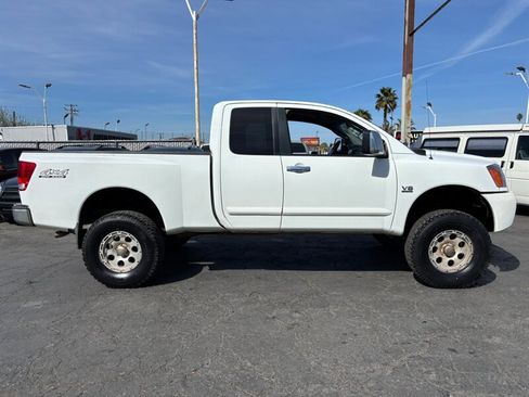 Used 2004 Nissan Titan SE image 2