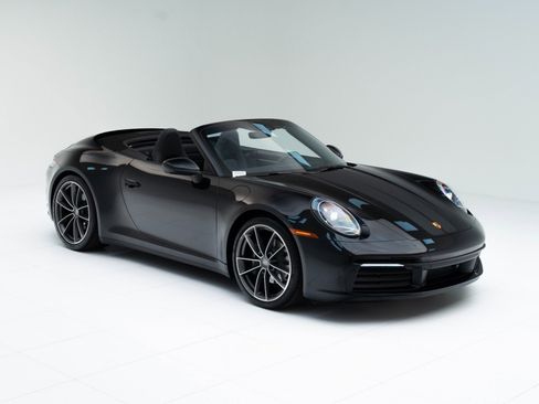 Certified 2022 Porsche 911 Carrera image 7