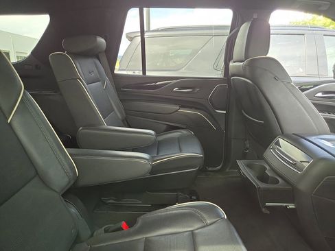 Used 2024 Cadillac Escalade Sport AWD/4WD image 5