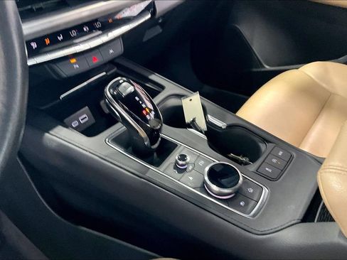 Used 2025 Cadillac XT4 Premium Luxury FWD image 11