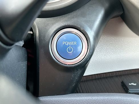 Used 2021 Toyota Sienna LE FWD image 19