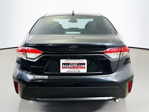 Used 2022 Toyota Corolla LE image 6