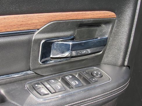 Used 2018 RAM 1500 Laramie w/ Convenience Group image 11