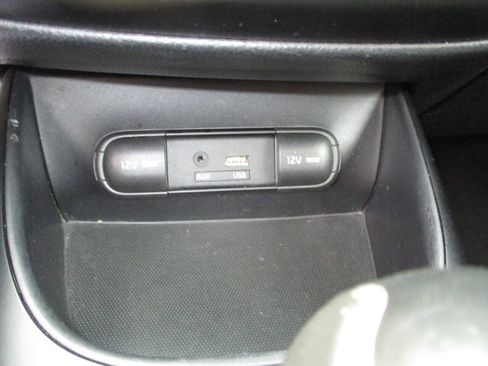 Used 2017 Kia Soul + FWD image 11
