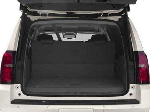 Used 2017 Chevrolet Suburban LT AWD/4WD image 13