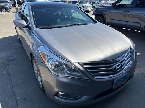 Used 2013 Hyundai Azera w/ Technology Pkg image 3