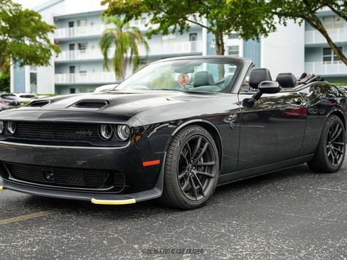 Used 2023 Dodge Challenger SRT Hellcat RWD image 14
