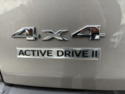 Used 2018 Jeep Cherokee Latitude Plus w/ Cold Weather Group AWD/4WD image 25