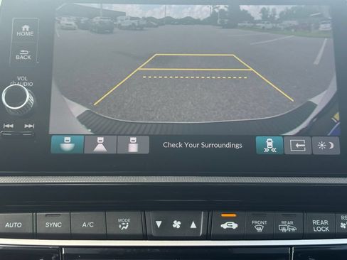 Used 2025 Honda Odyssey Touring image 25