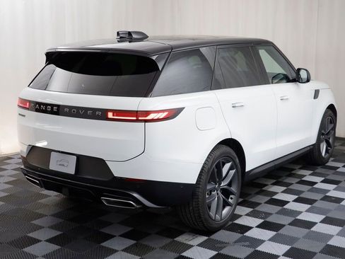 Used 2025 Land Rover Range Rover Sport SE image 19