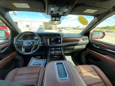 Used 2023 GMC Yukon XL Denali Ultimate AWD/4WD image 15